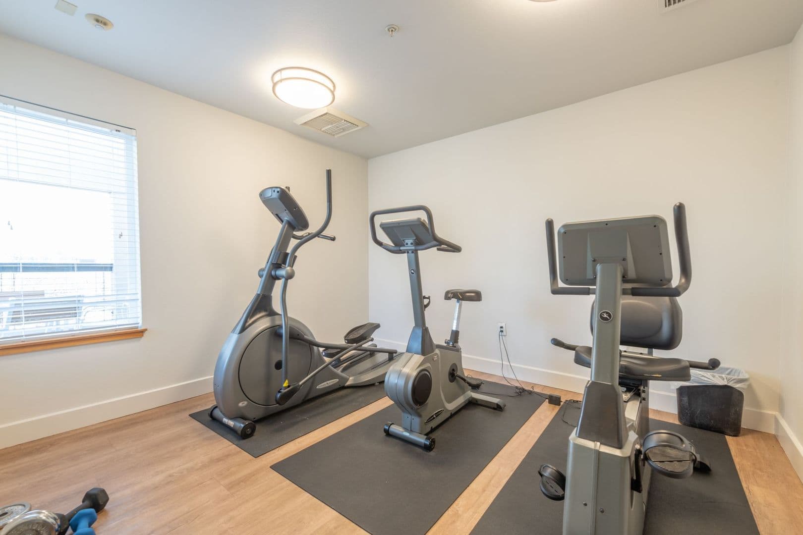 Portland Apartment: 303 NE 16th Ave