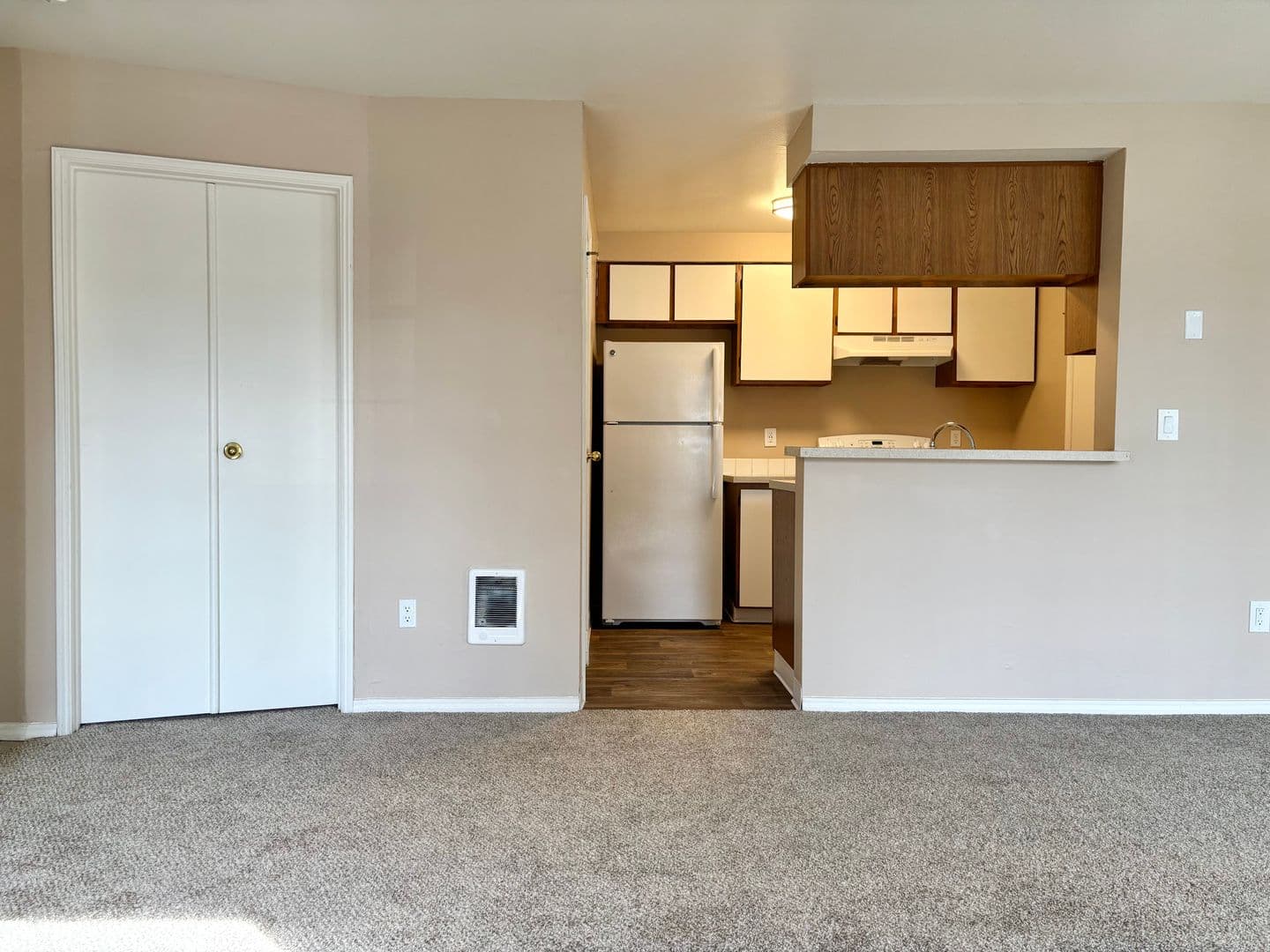Happy Valley Apartment: 11408 SE 90th Ave