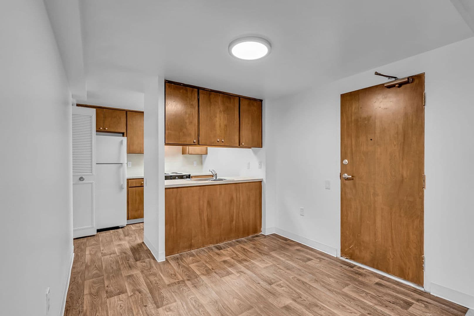 King City Apartment: 11773 SW King George Dr
