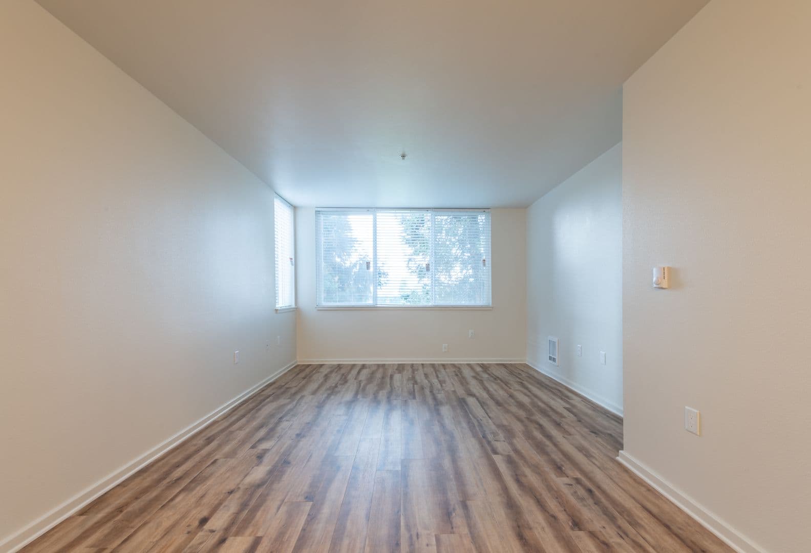 Portland Apartment: 303 NE 16th Ave