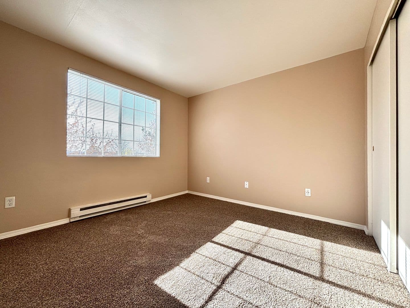 Happy Valley Apartment: 11408 SE 90th Ave