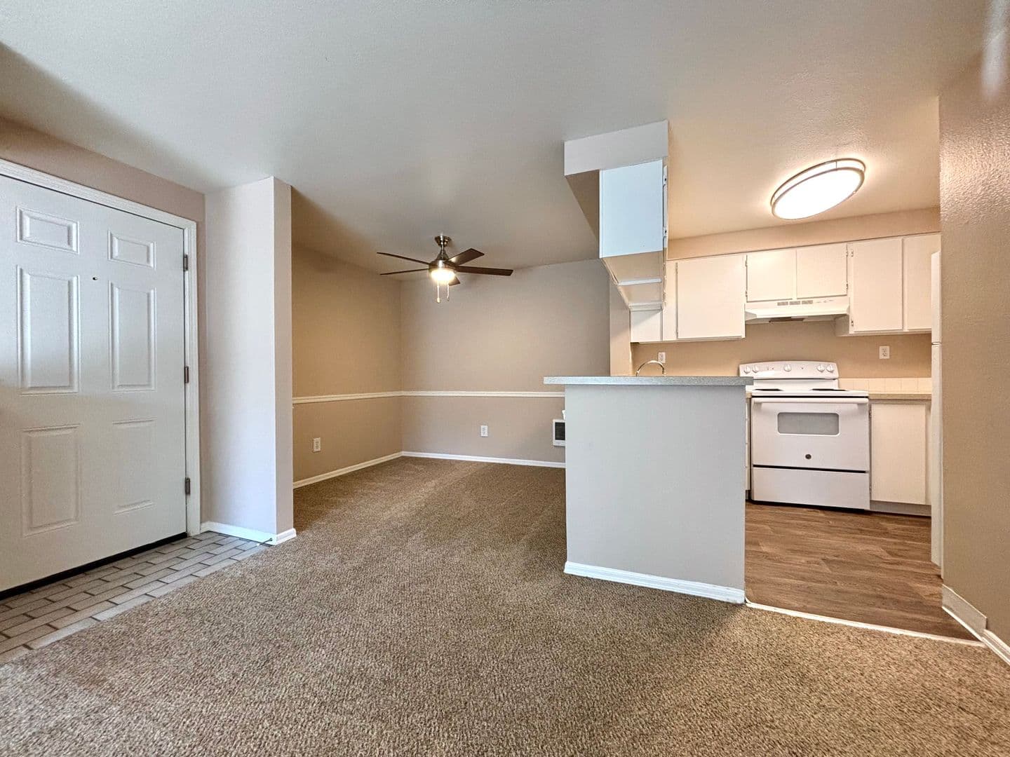 Happy Valley Apartment: 11408 SE 90th Ave