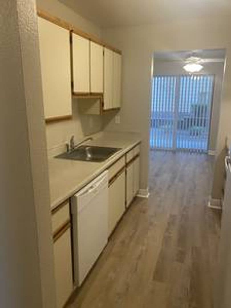 Milwaukie Apartment: 4400 SE Naef Road