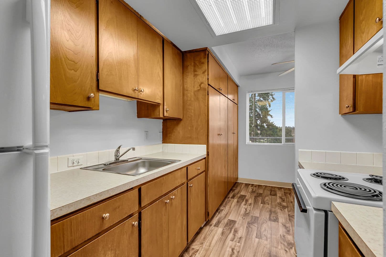 King City Apartment: 11773 SW King George Dr