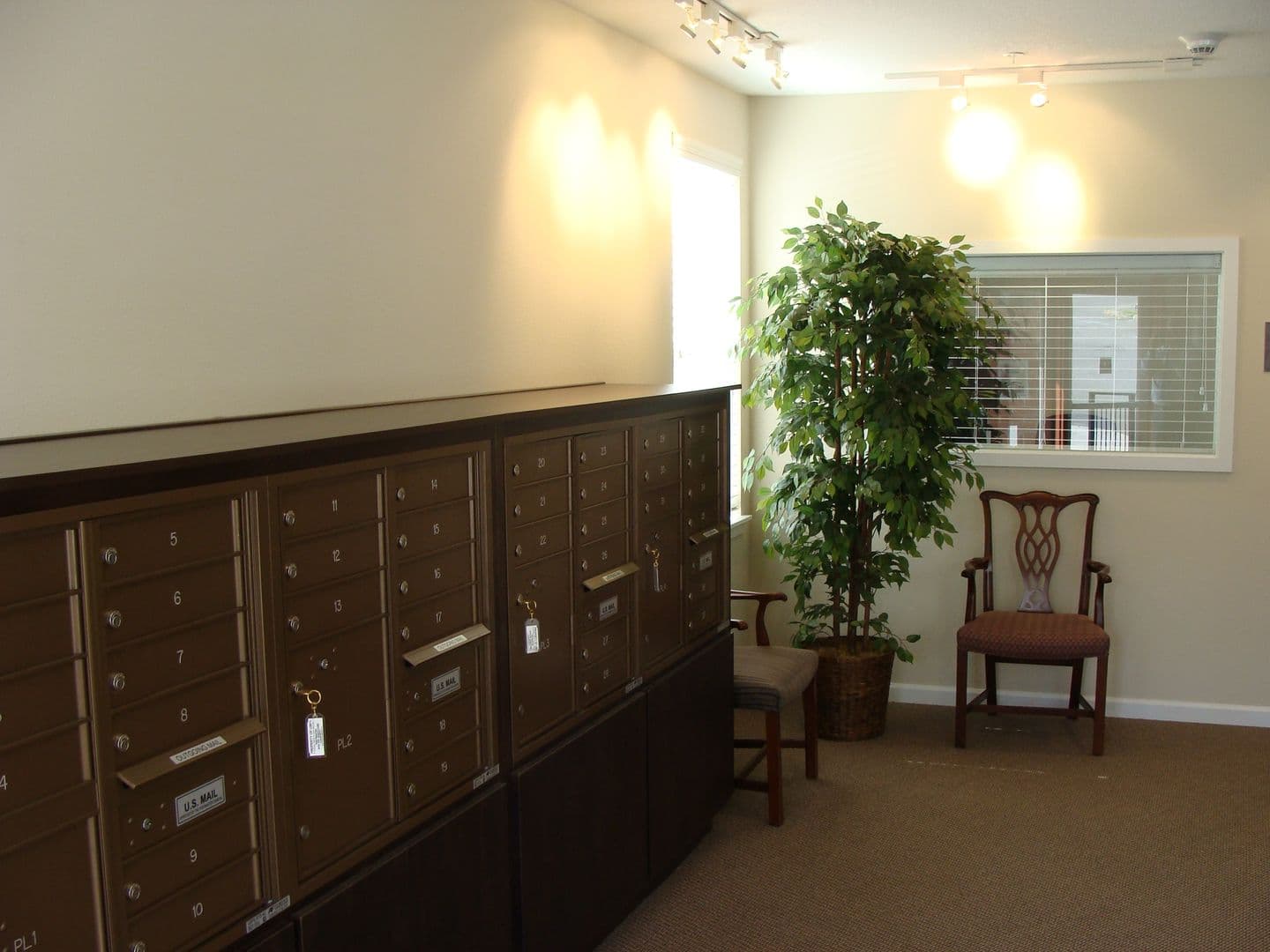 Portland Apartment: 6855 N. Burlington Ave
