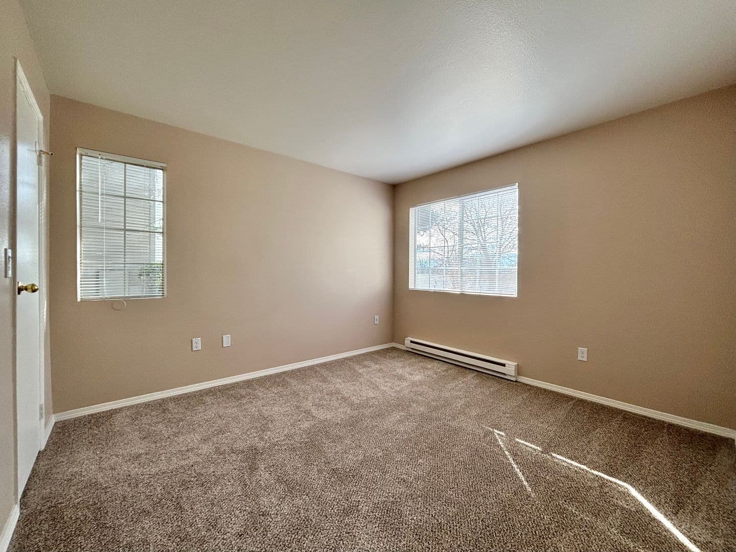 Happy Valley Apartment: 11408 SE 90th Ave