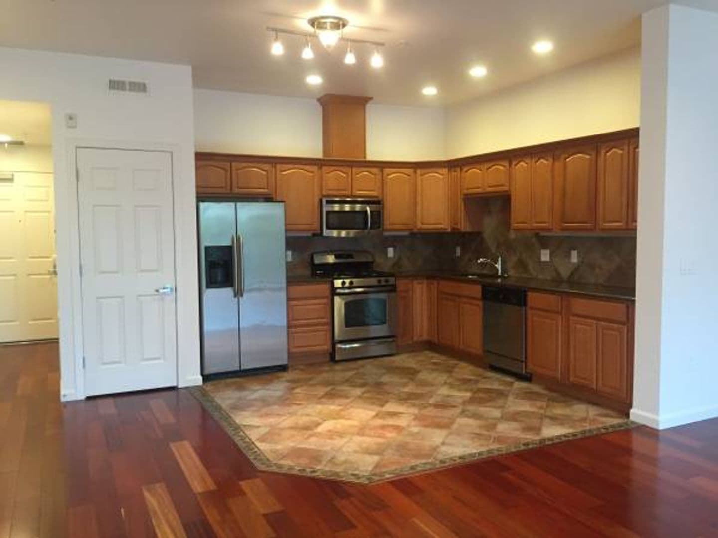 Portland Apartment: 1510 SE 44th