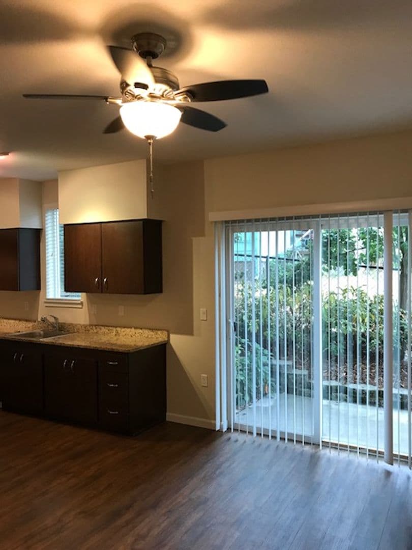 Portland Apartment: 6855 N. Burlington Ave