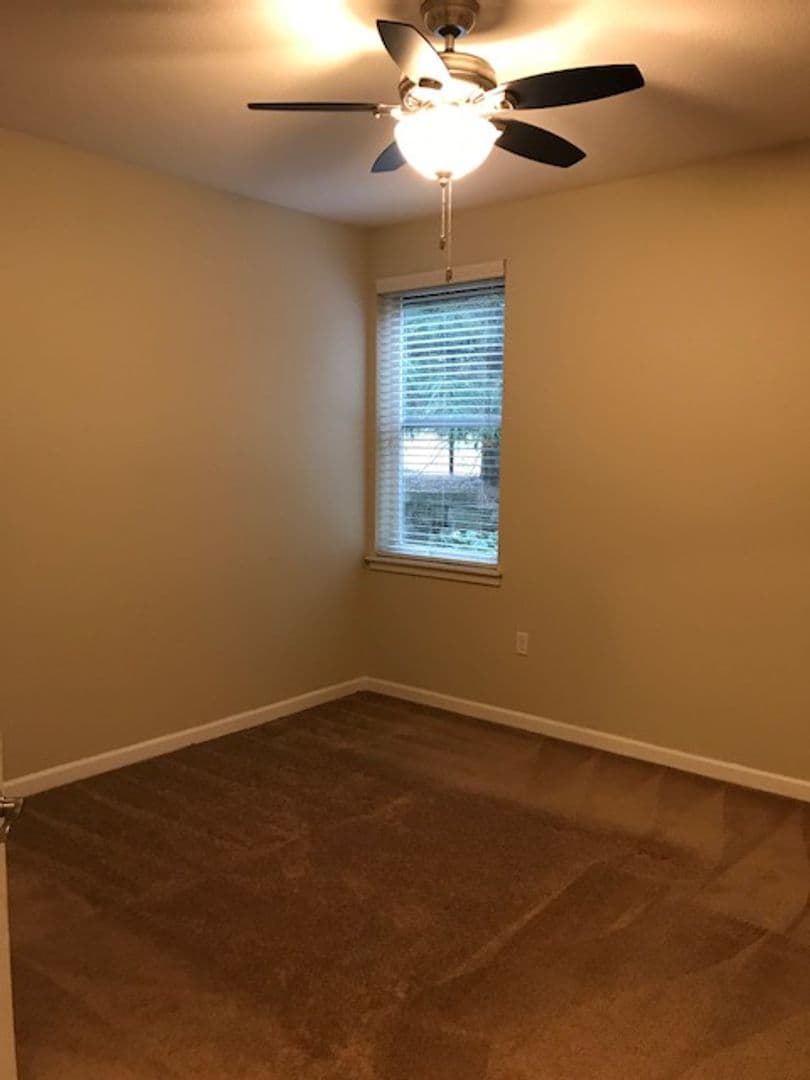 Portland Apartment: 6855 N. Burlington Ave