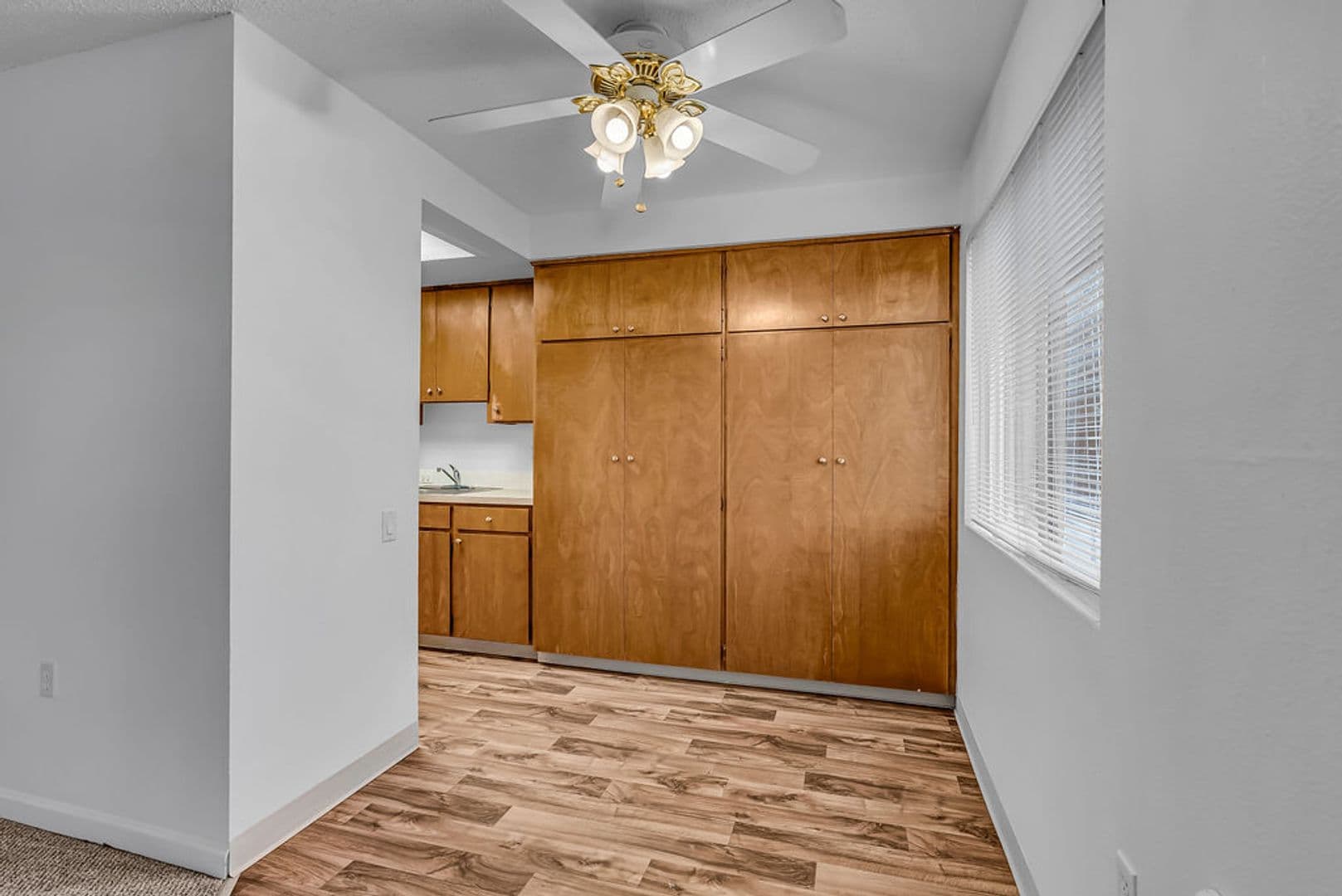 King City Apartment: 11773 SW King George Dr