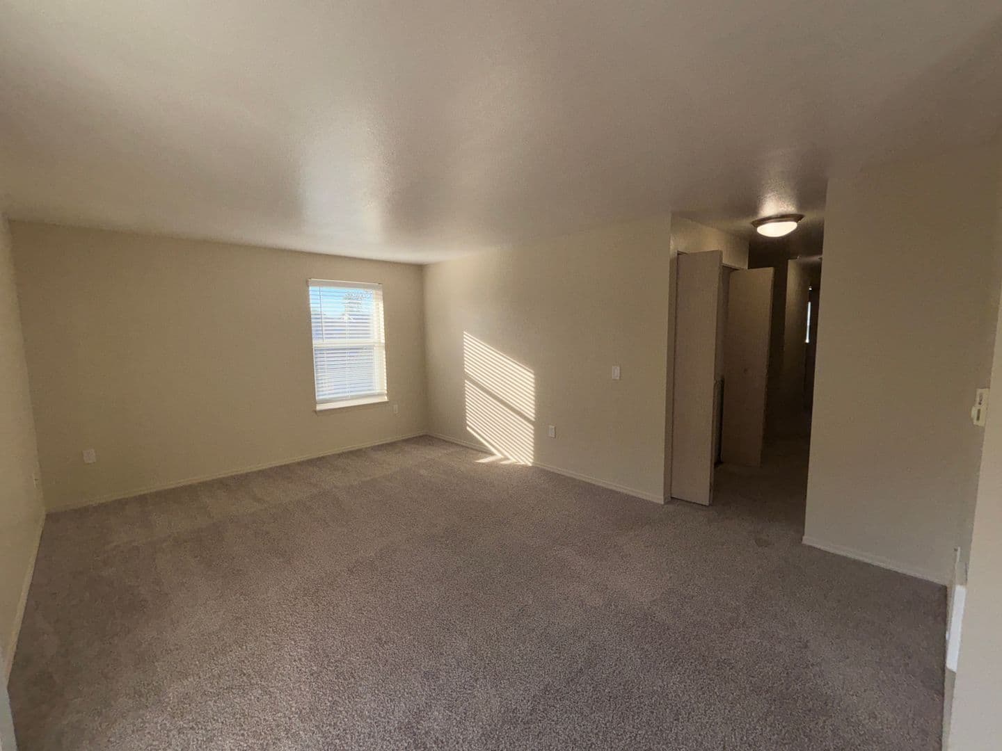 Gresham Apartment: 4850 SW 11th St