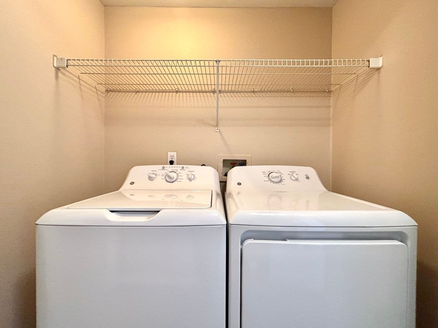 Happy Valley Apartment: 11408 SE 90th Ave