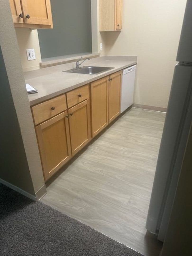 Portland Apartment: 1425 NE 7th Ave