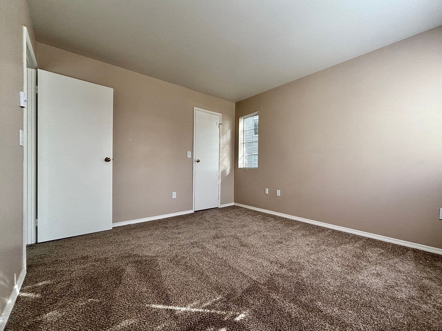 Happy Valley Apartment: 11408 SE 90th Ave