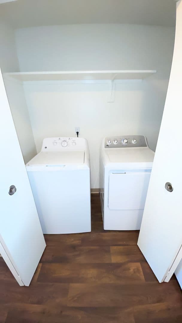 Newberg Apartment: 1401 N Springbrook Rd
