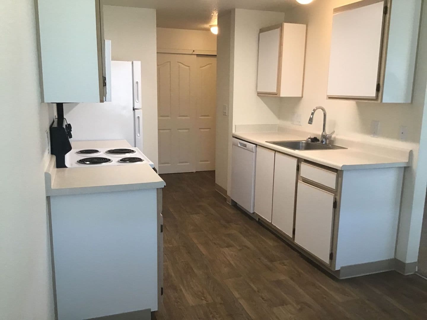 Sutherlin Apartment: 1347 E Central Ave