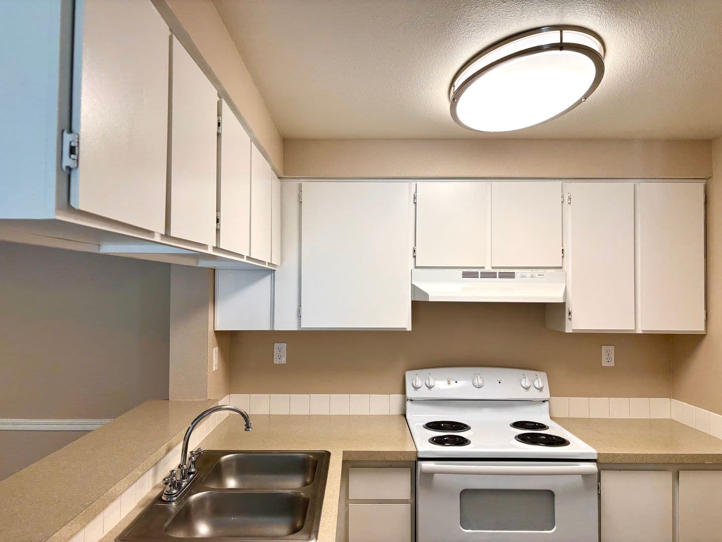 Happy Valley Apartment: 11408 SE 90th Ave