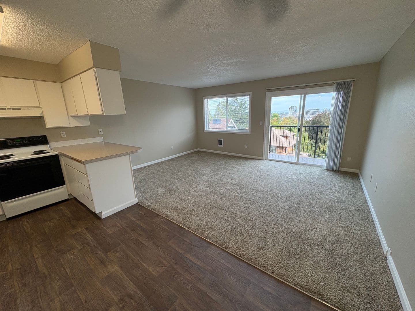 Portland Apartment: 1402-1422 SW Hall St