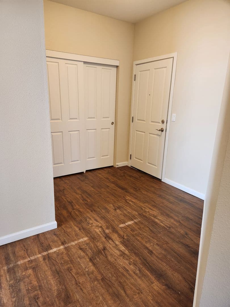 Portland Apartment: 6855 N. Burlington Ave