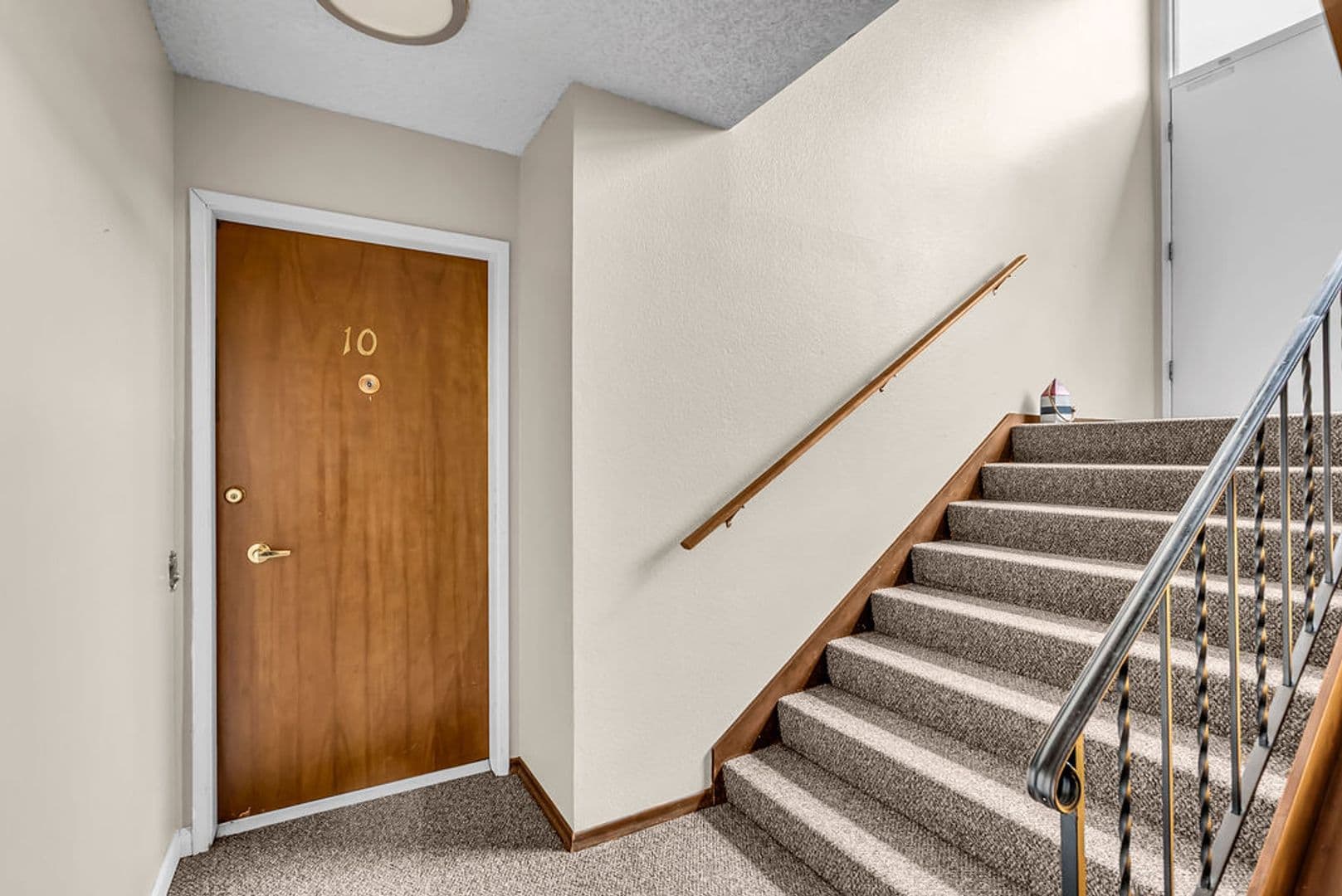 King City Apartment: 11773 SW King George Dr