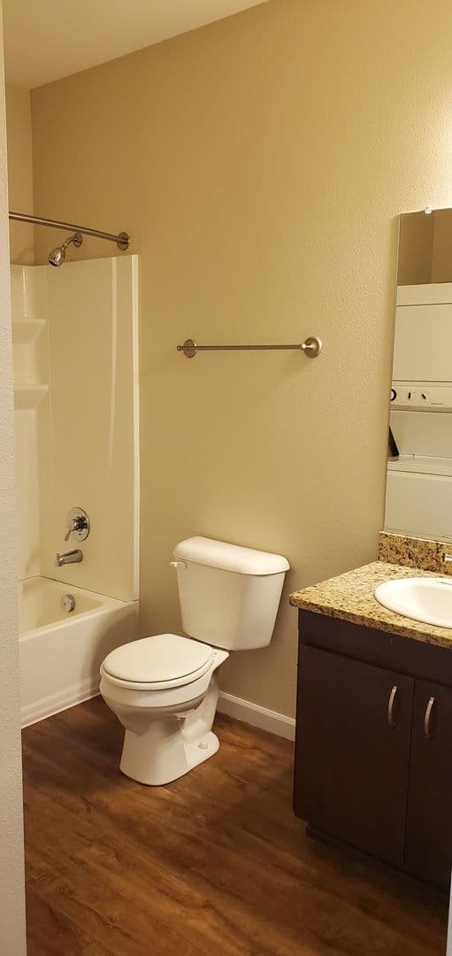 Portland Apartment: 6855 N. Burlington Ave