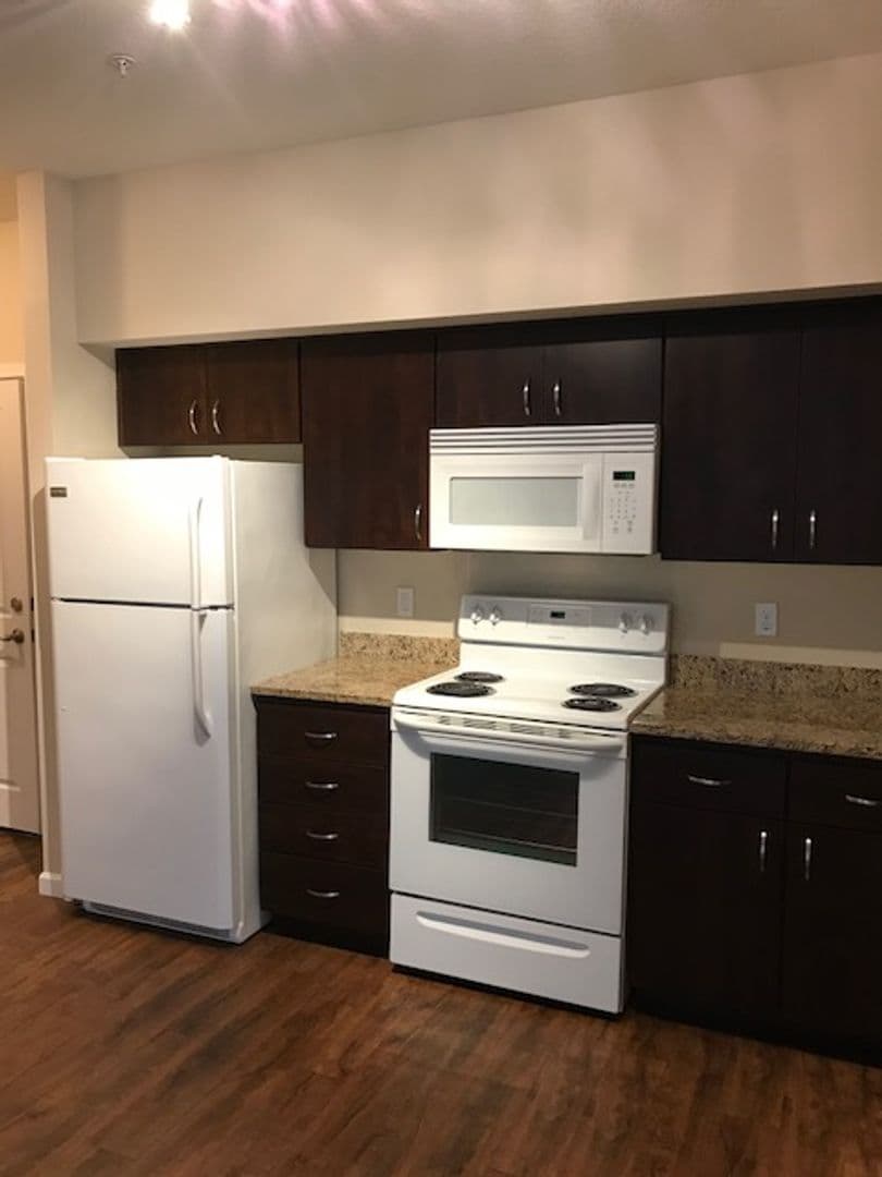 Portland Apartment: 6855 N. Burlington Ave