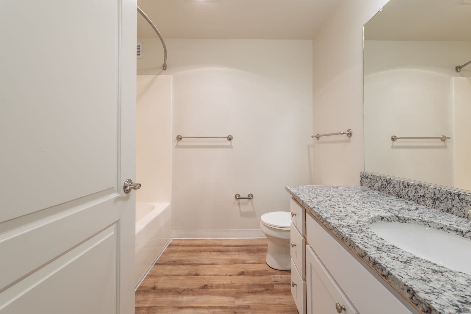 Portland Apartment: 303 NE 16th Ave