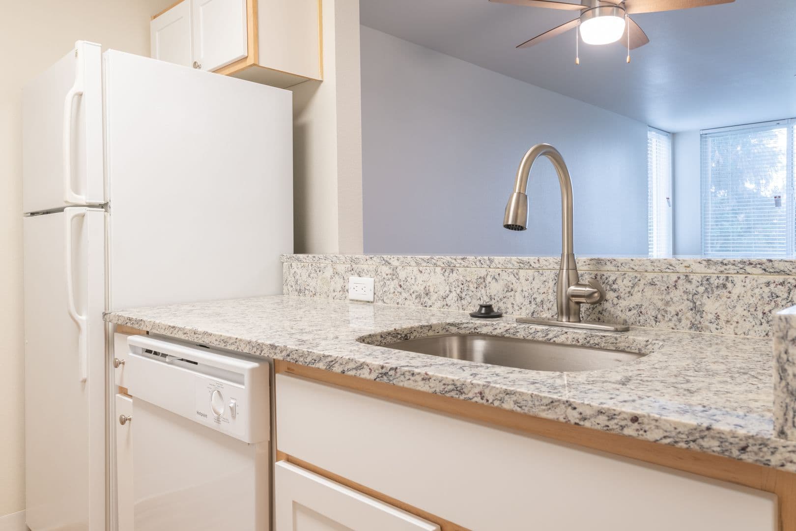 Portland Apartment: 303 NE 16th Ave