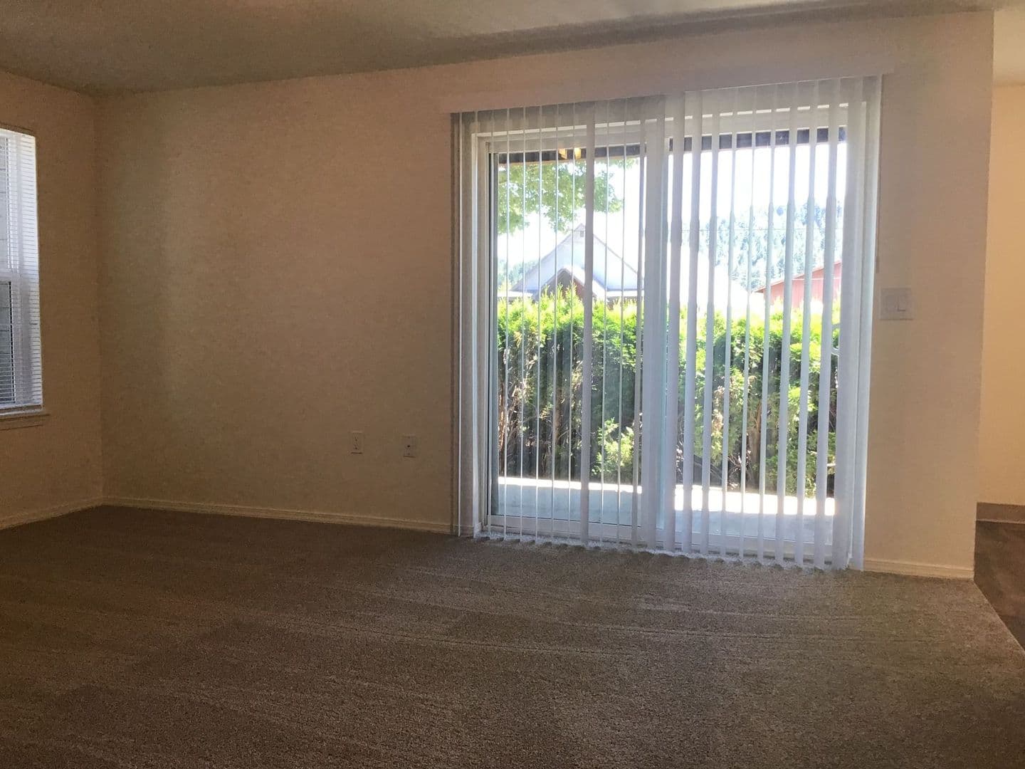 Sutherlin Apartment: 1347 E Central Ave