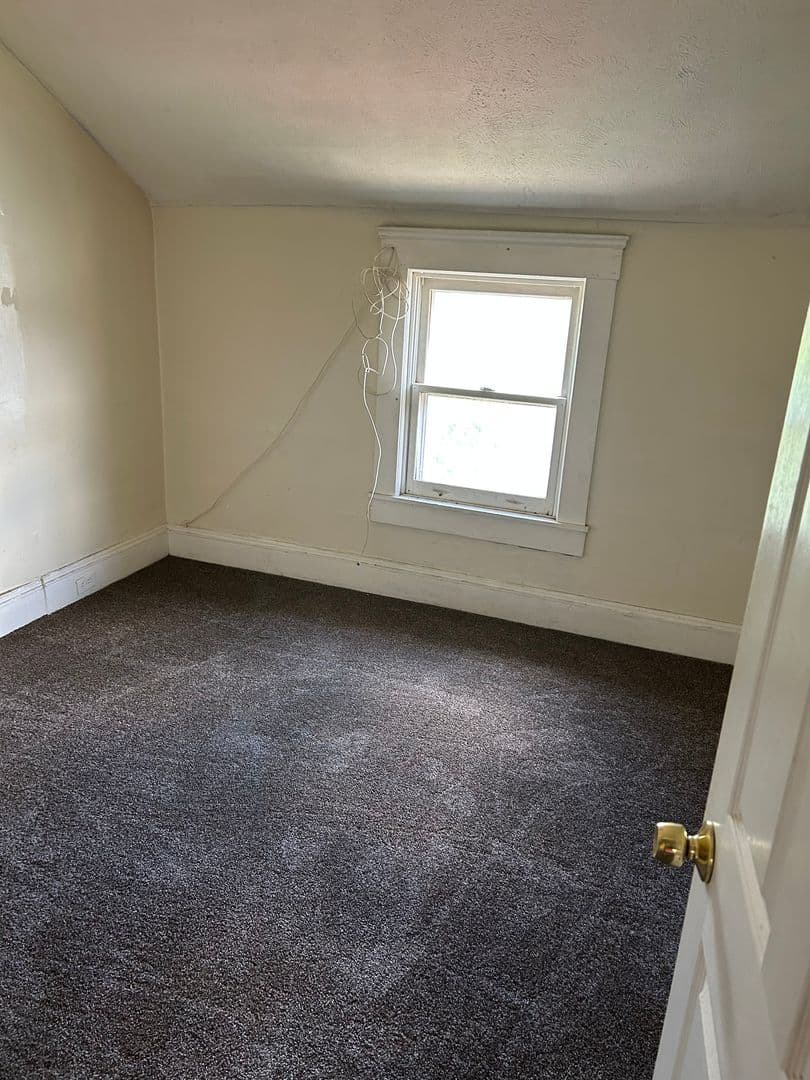 Garfield Heights House: 9505 Sladden Ave