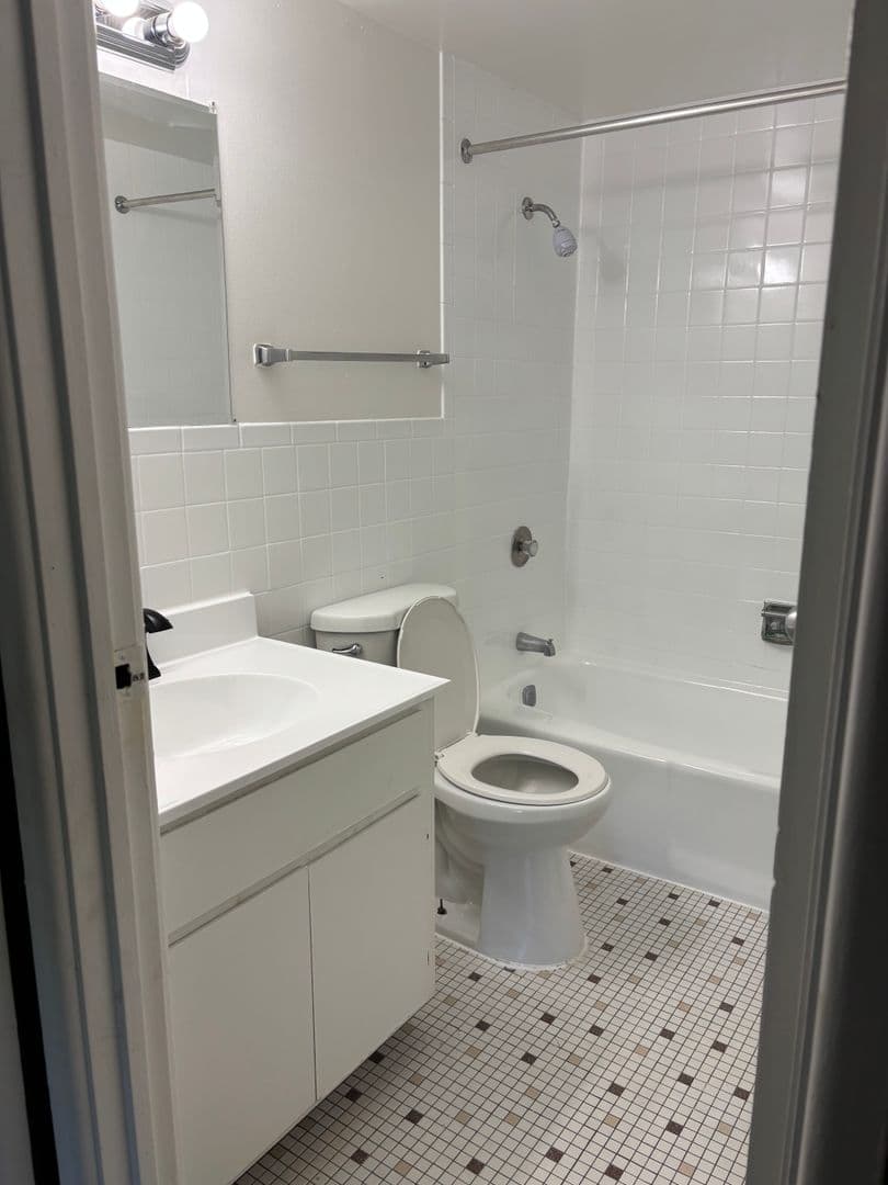 Lansing Apartment: 3649 173rd Crossing LLC