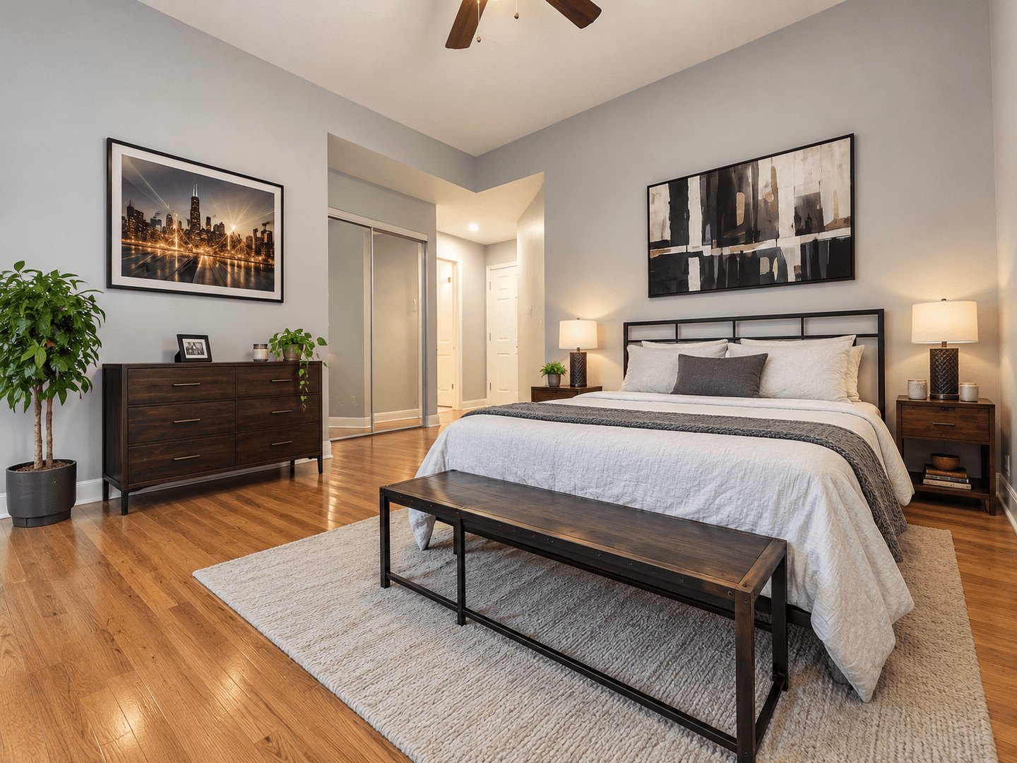 Chicago Apartment: 4450 N. Sheridan