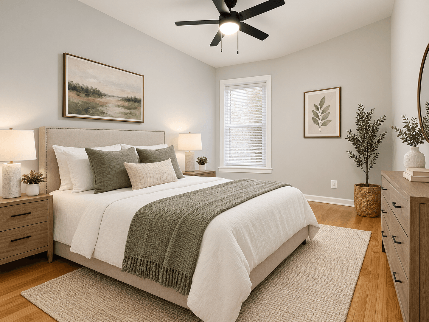 Chicago Apartment: 906 W. Montrose