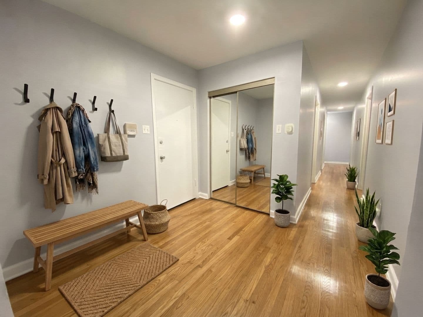 Chicago Apartment: 906 W. Montrose