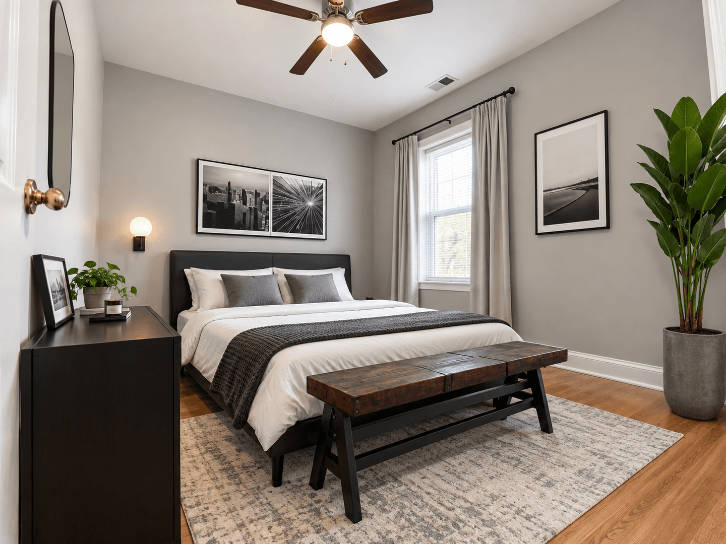 Chicago Apartment: 4450 N. Sheridan