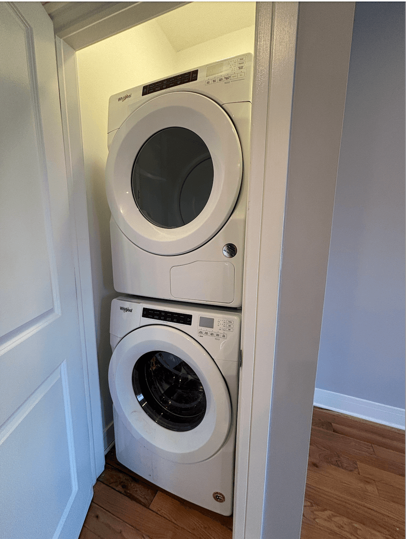 Chicago Apartment: 6981 N. Sheridan Road