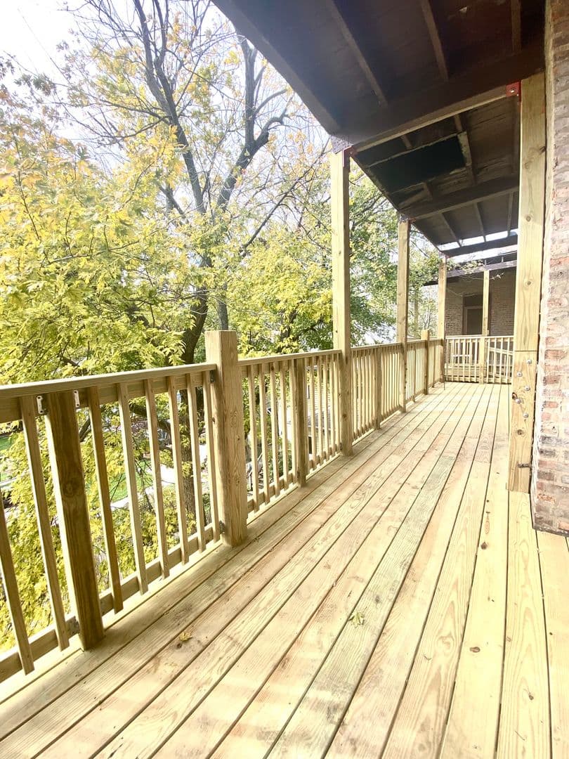 Chicago Apartment: 6257 N. Lakewood