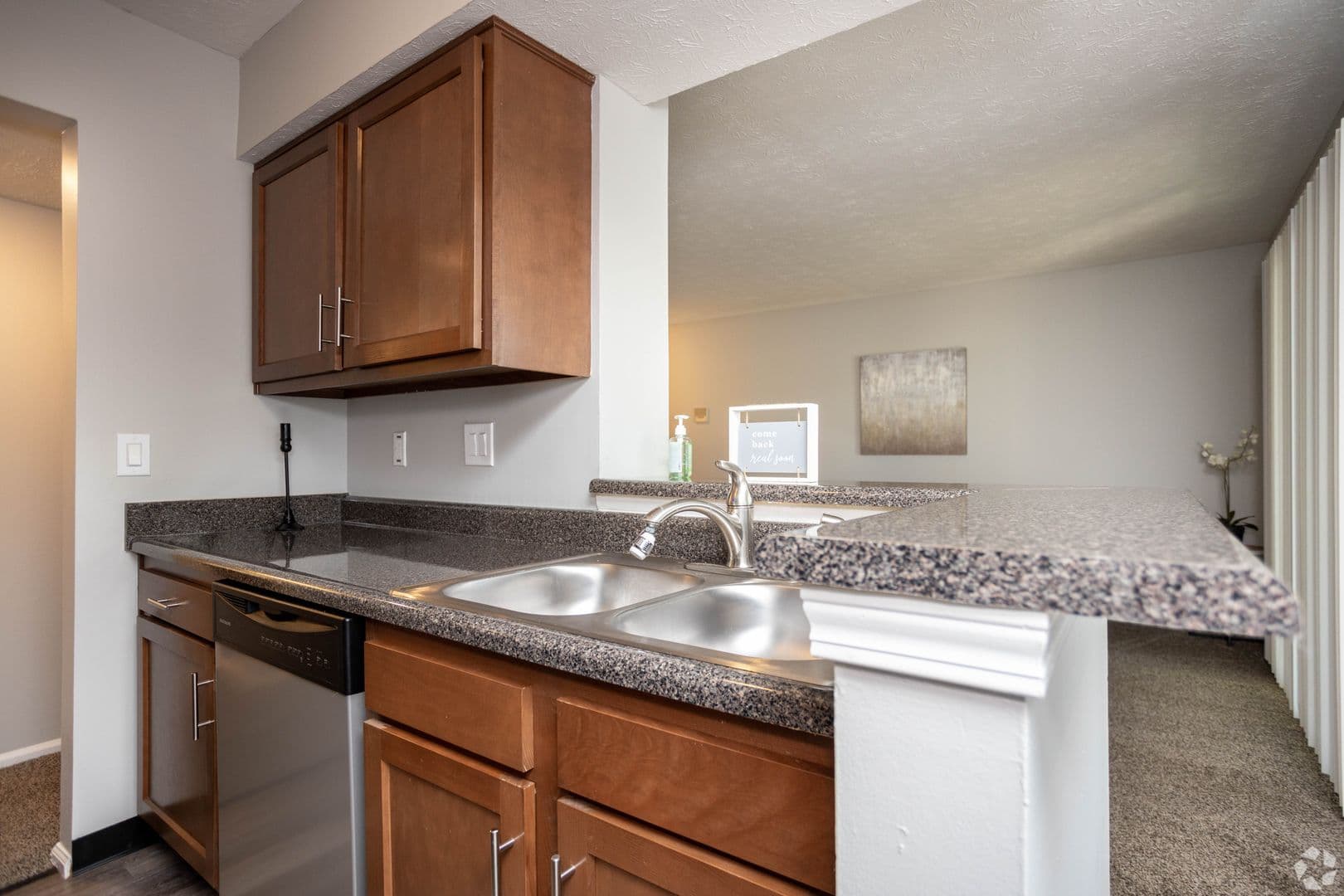 Dublin Apartment: 2120 Bentwood Circle, 2120 2C