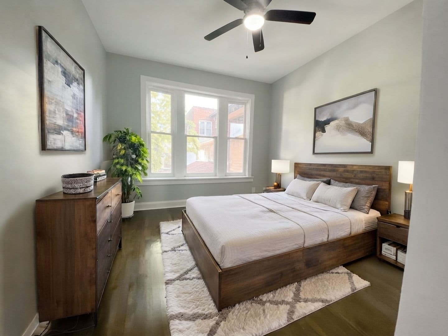 Chicago Apartment: 6257 N. Lakewood