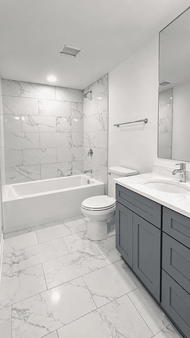 Chicago Apartment: 4450 N. Sheridan