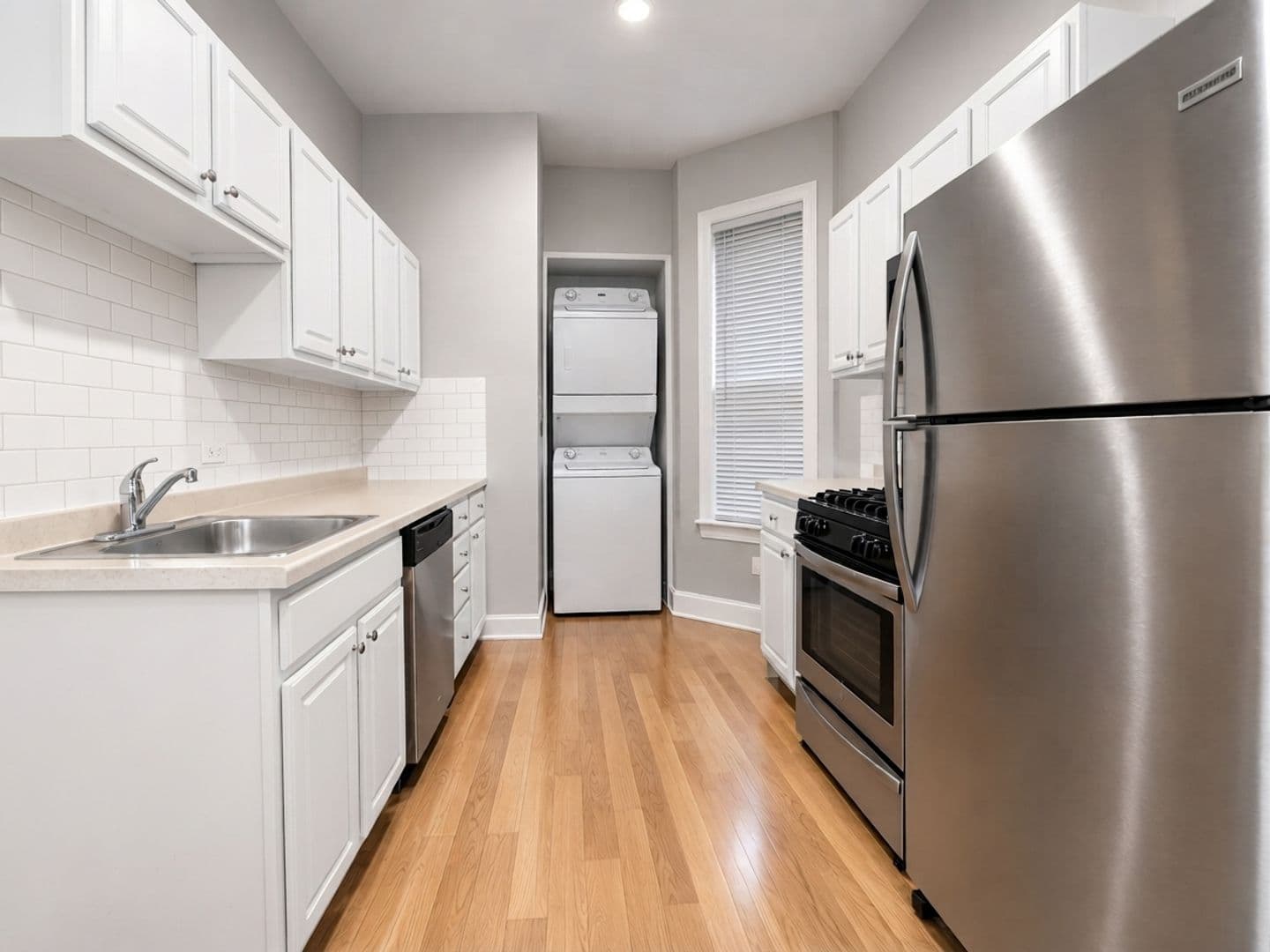 Chicago Apartment: 906 W. Montrose