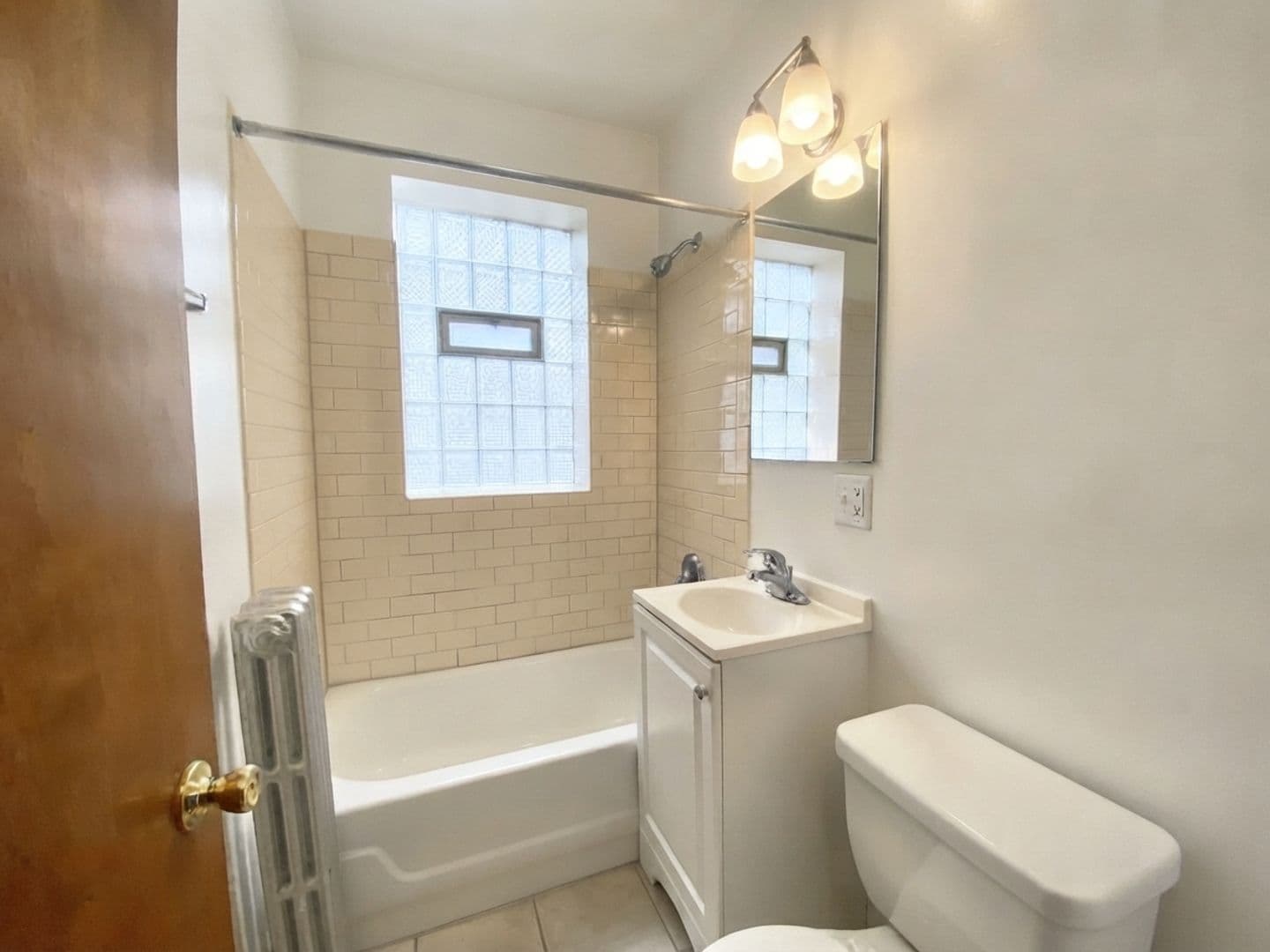 Chicago Apartment: 4031 N. Kenmore