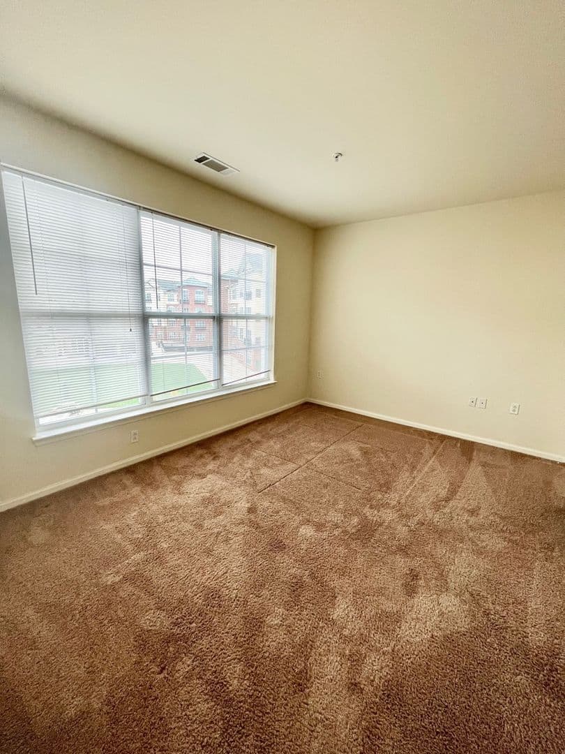 New Haven Apartment: 400 Blake St.