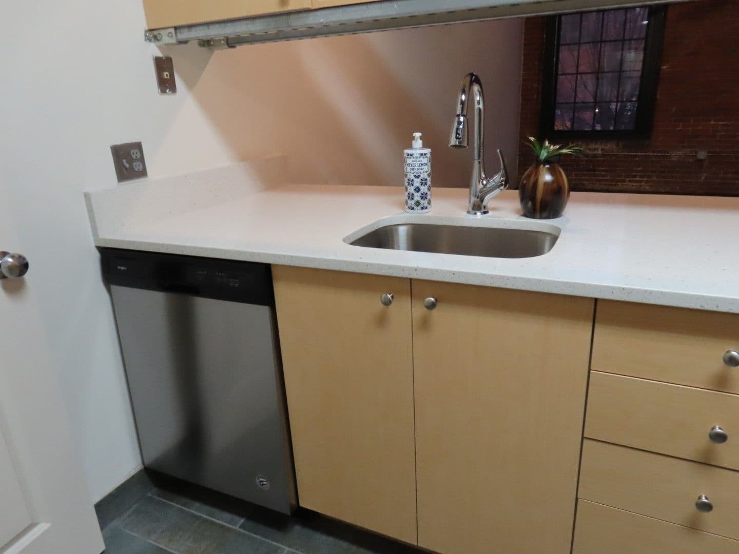 Cumberland Apartment: 51 Front St