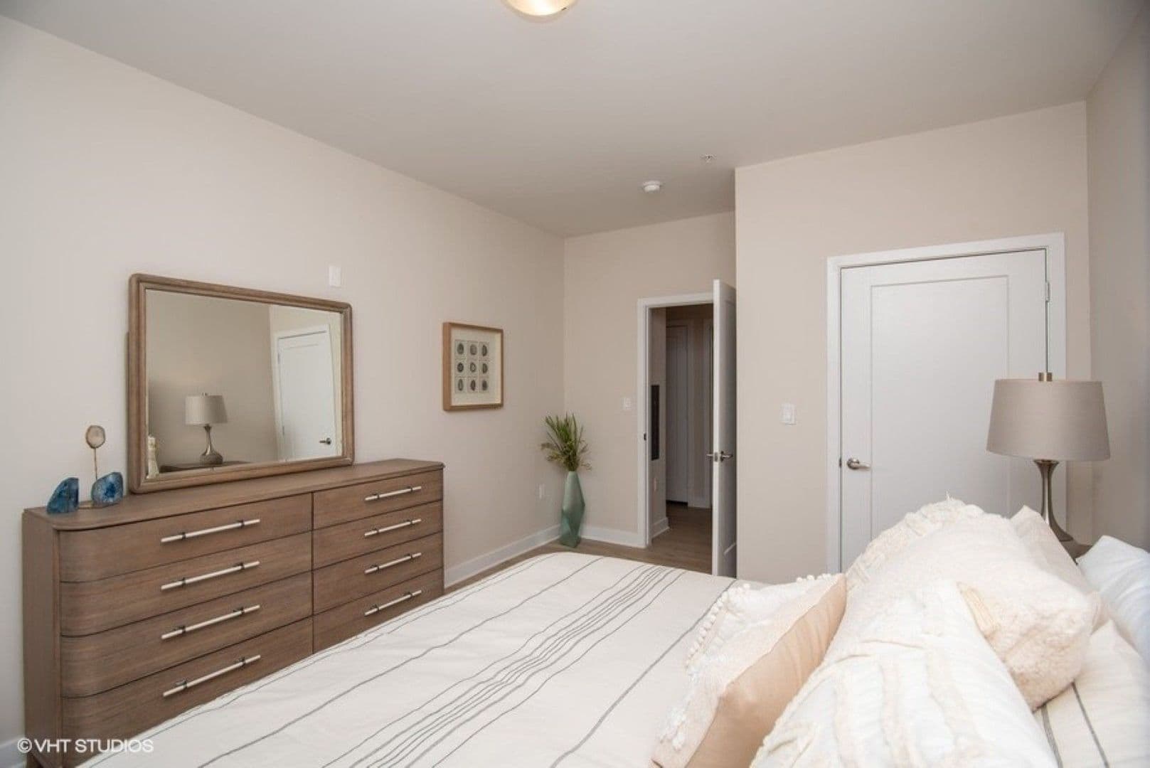 Windsor Apartment: 100 Lexington St.
