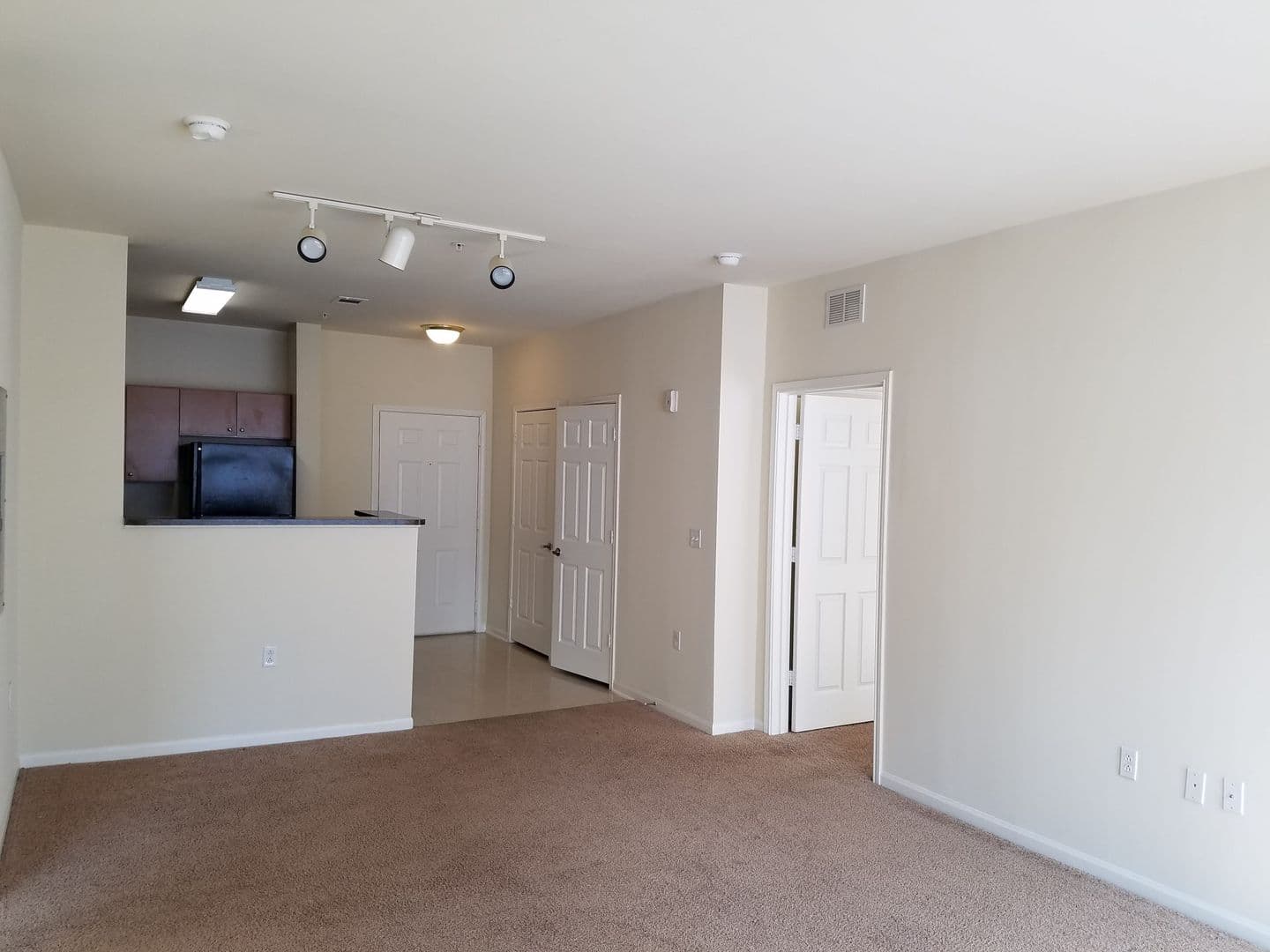 New Haven Apartment: 400 Blake St.