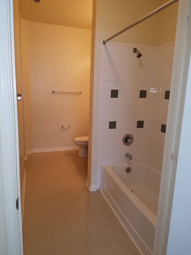New Haven Apartment: 400 Blake St.