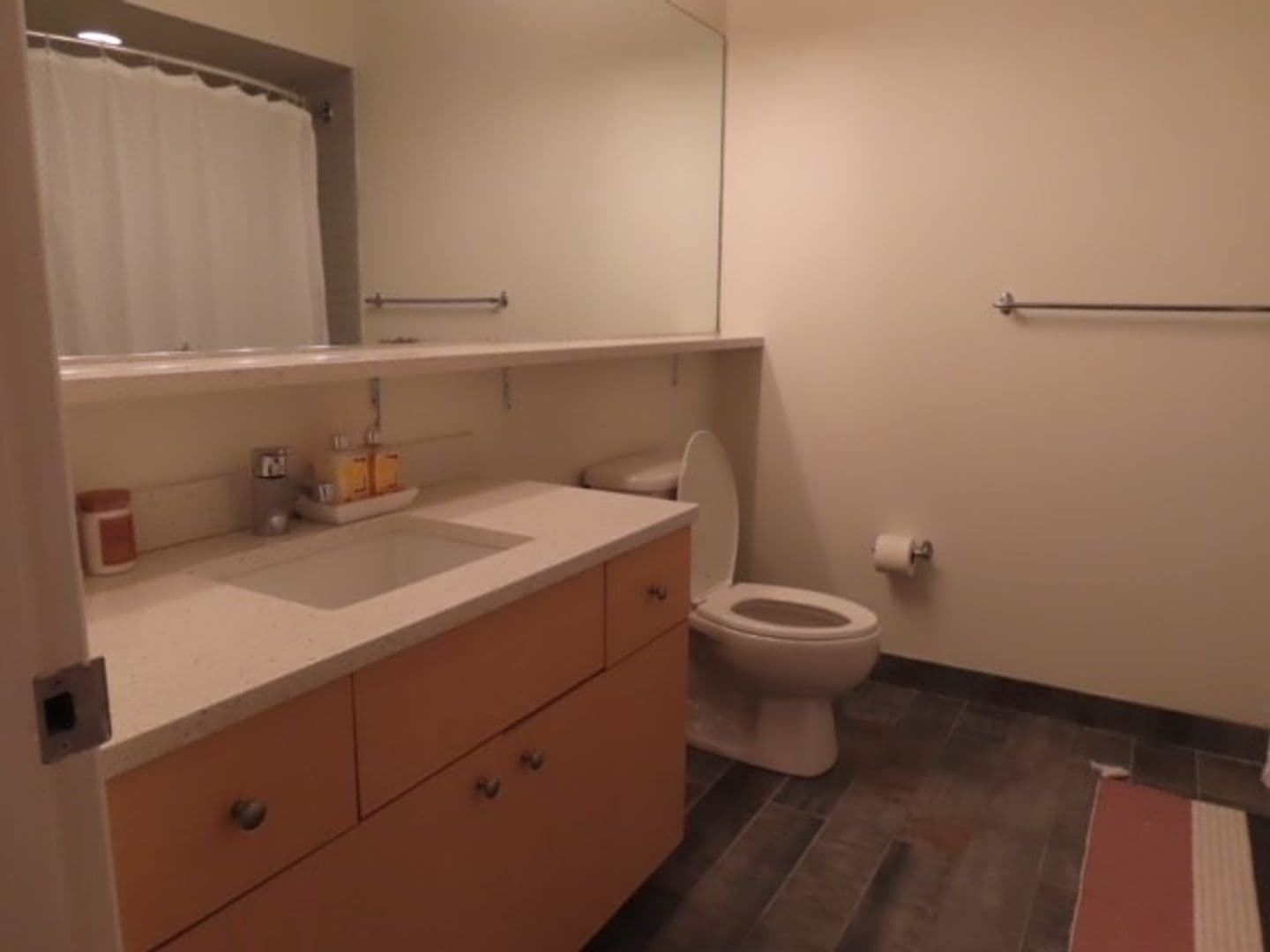 Cumberland Apartment: 51 Front St