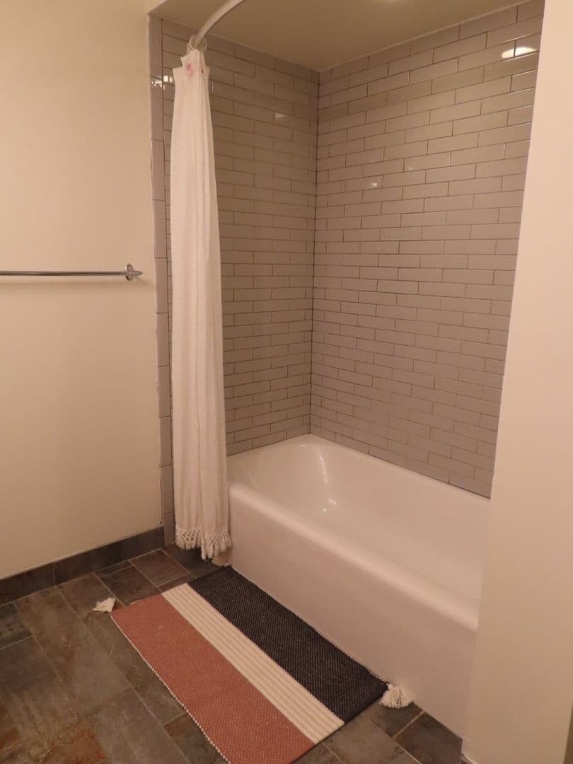 Cumberland Apartment: 51 Front St