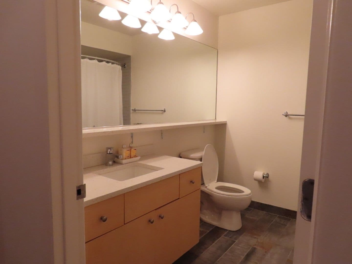 Cumberland Apartment: 51 Front St